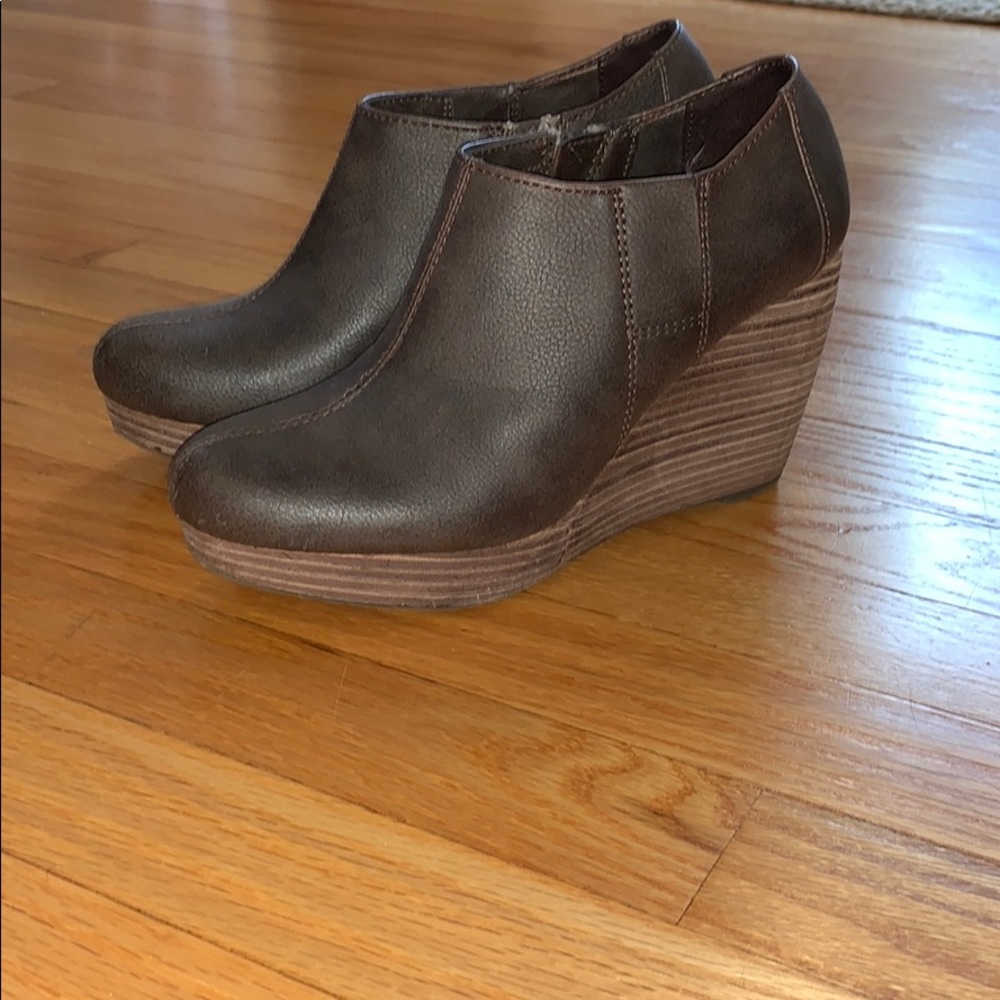 Dr. Scholl’s Brown Wedge Booties